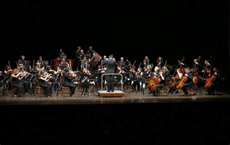 Il Concerto di Haritonov: Una Sinfonia di Talento e Controversie!